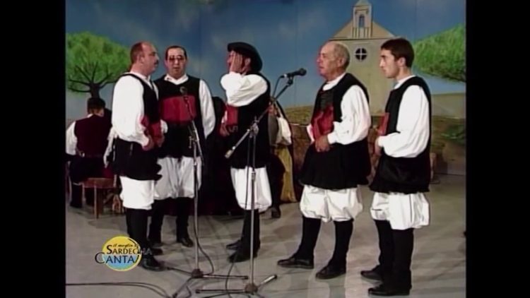 A boch’e ballu (tres passos sas feminas de Durcali) – Tenore Milia (Dorgali)